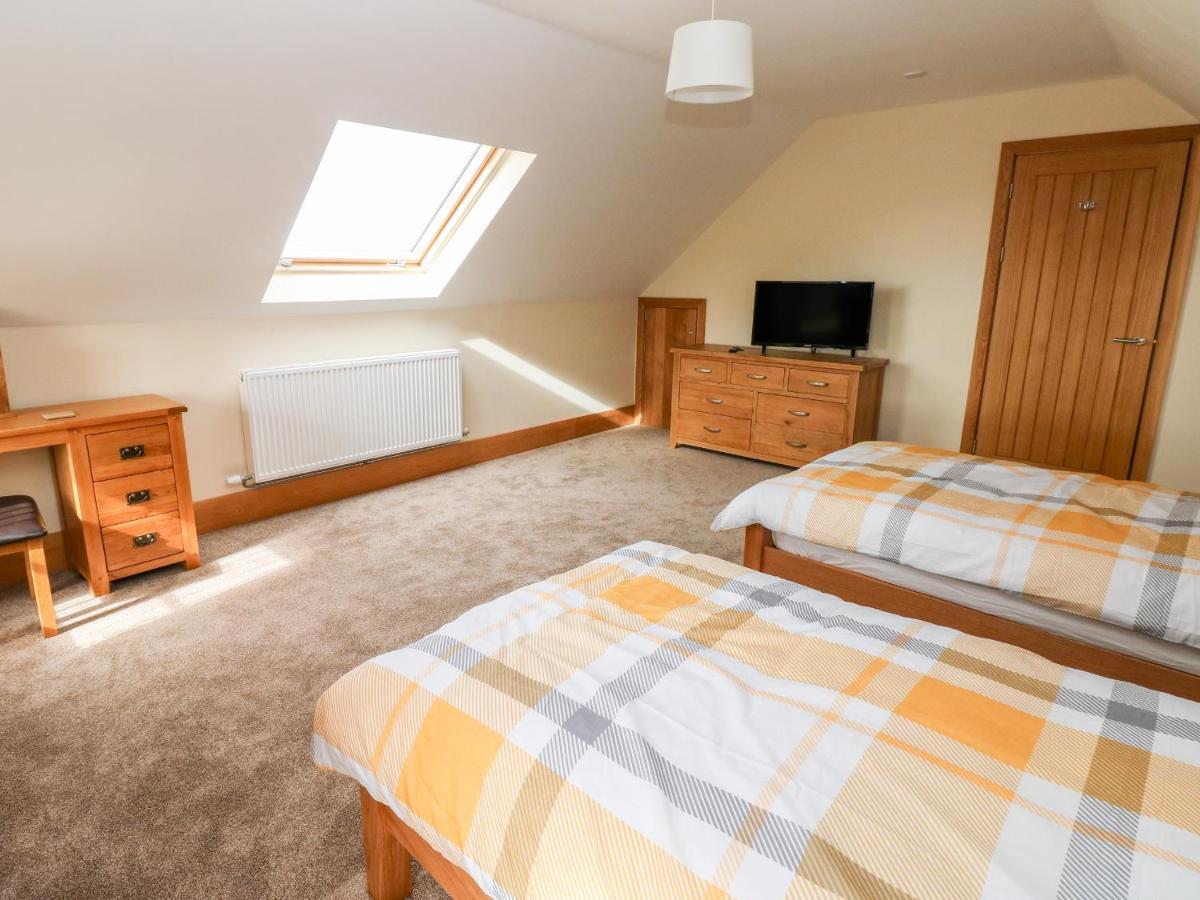 Grooms Quarters At Pant Y Gaseg Farm Ammanford Εξωτερικό φωτογραφία