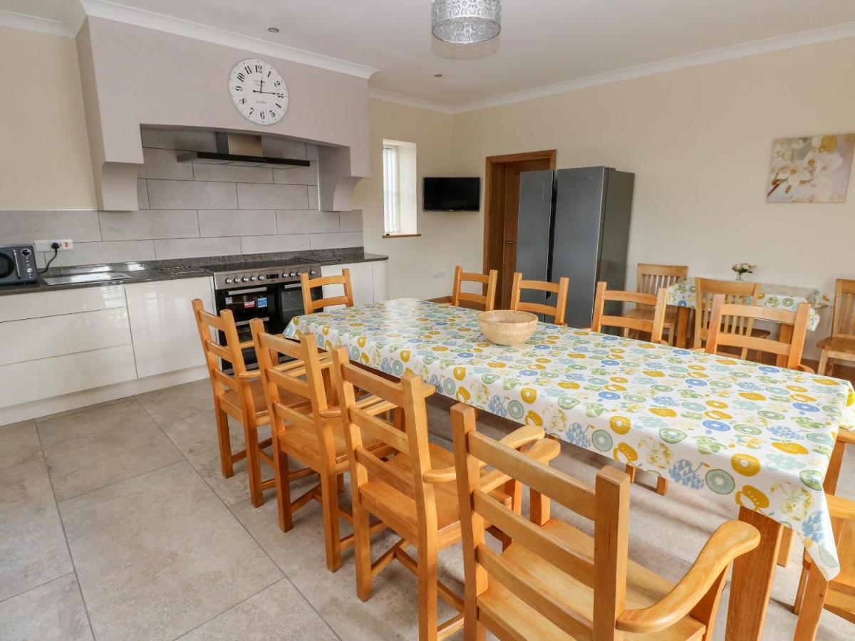 Grooms Quarters At Pant Y Gaseg Farm Ammanford Εξωτερικό φωτογραφία