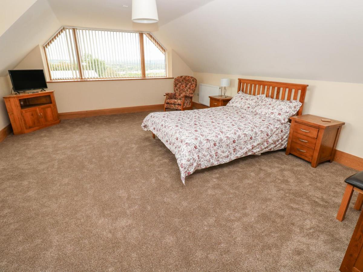 Grooms Quarters At Pant Y Gaseg Farm Ammanford Εξωτερικό φωτογραφία