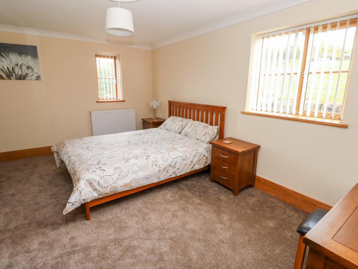 Grooms Quarters At Pant Y Gaseg Farm Ammanford Εξωτερικό φωτογραφία
